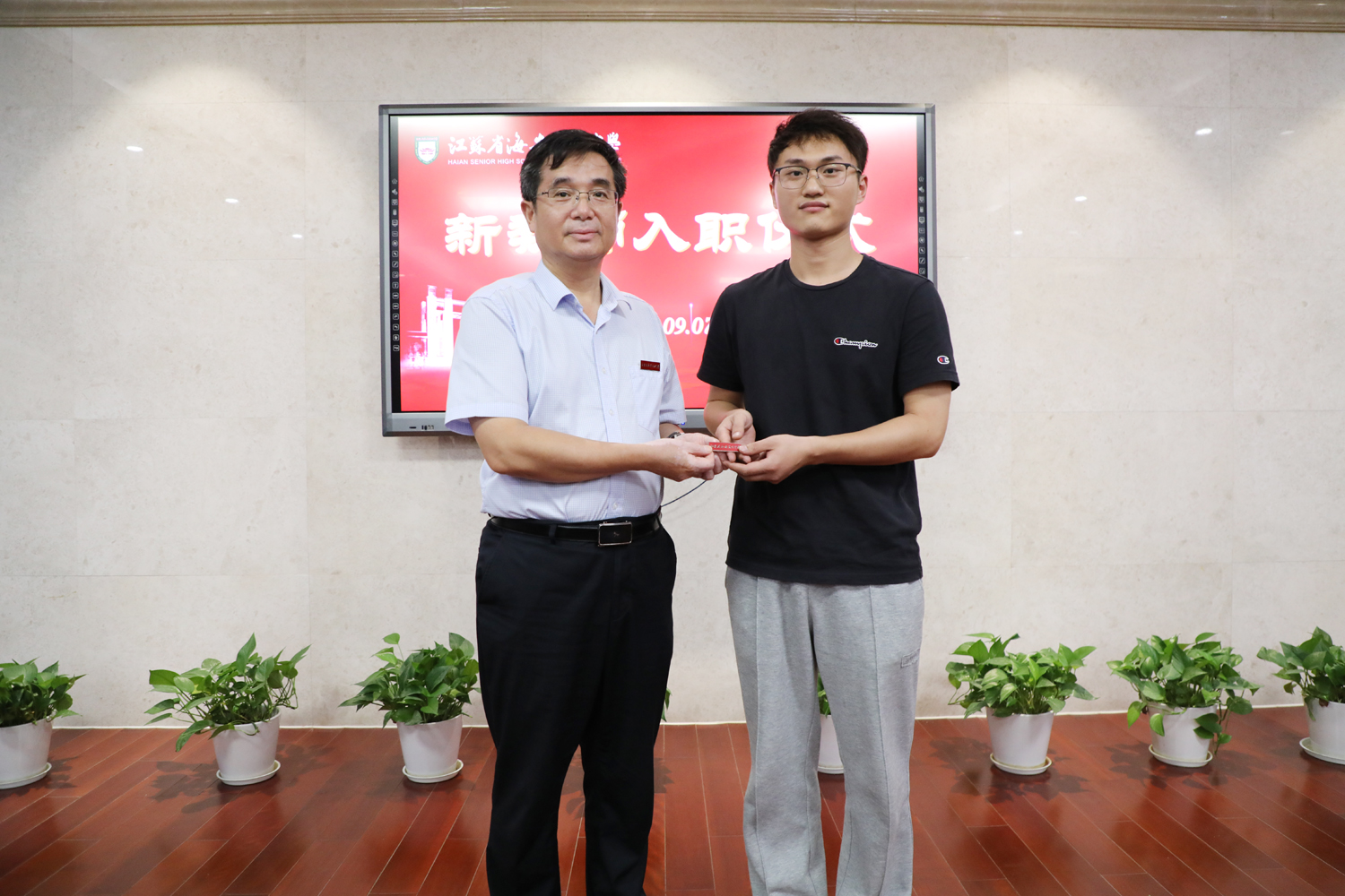 1987d5d6ca7e4bac83b75debd12fd4f5.jpg 1987d5d6ca7e4bac83b75debd12fd4f5.jpg