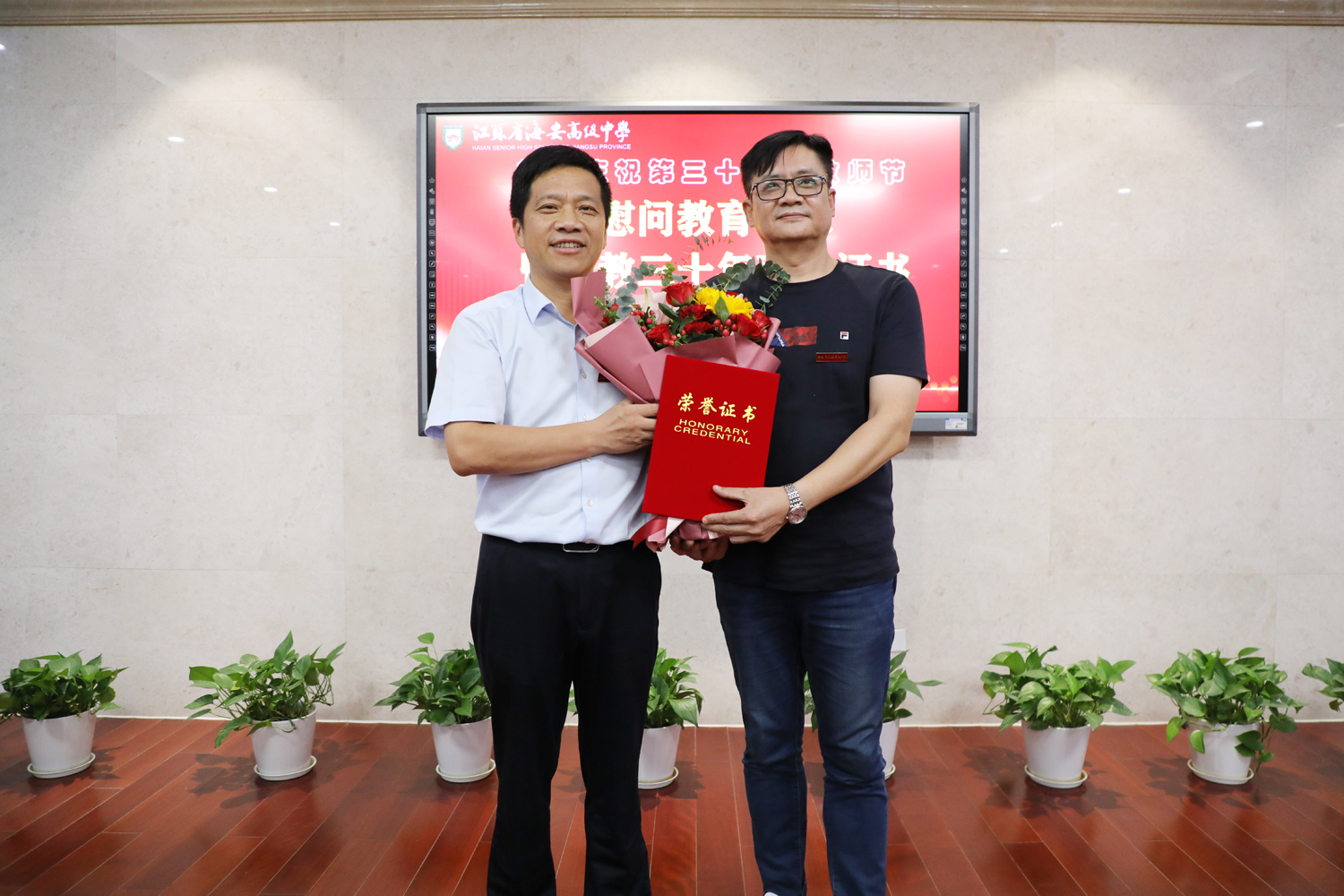 33abbe3262bf47da953ed949baa8386f.jpg 33abbe3262bf47da953ed949baa8386f.jpg