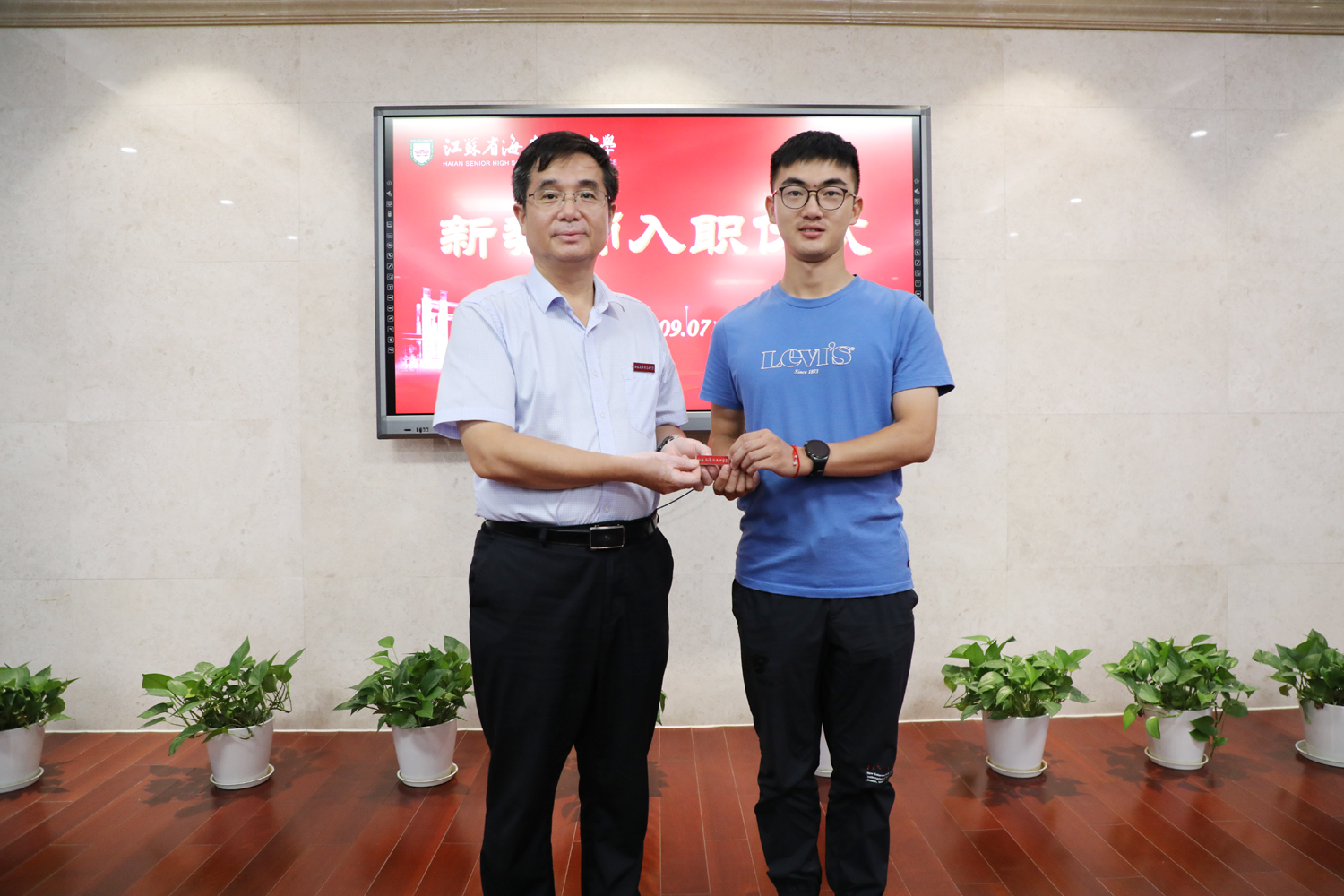 9e6a51232f3d43e09b24e4dd9e785edf.jpg 9e6a51232f3d43e09b24e4dd9e785edf.jpg