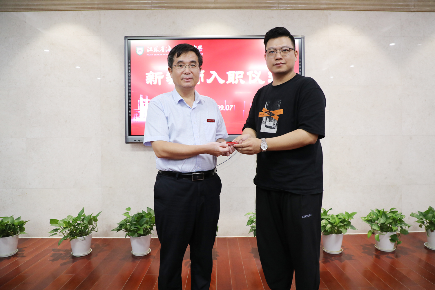 a88d1dbe5ed248a19a63962f96cc8eb3.jpg a88d1dbe5ed248a19a63962f96cc8eb3.jpg