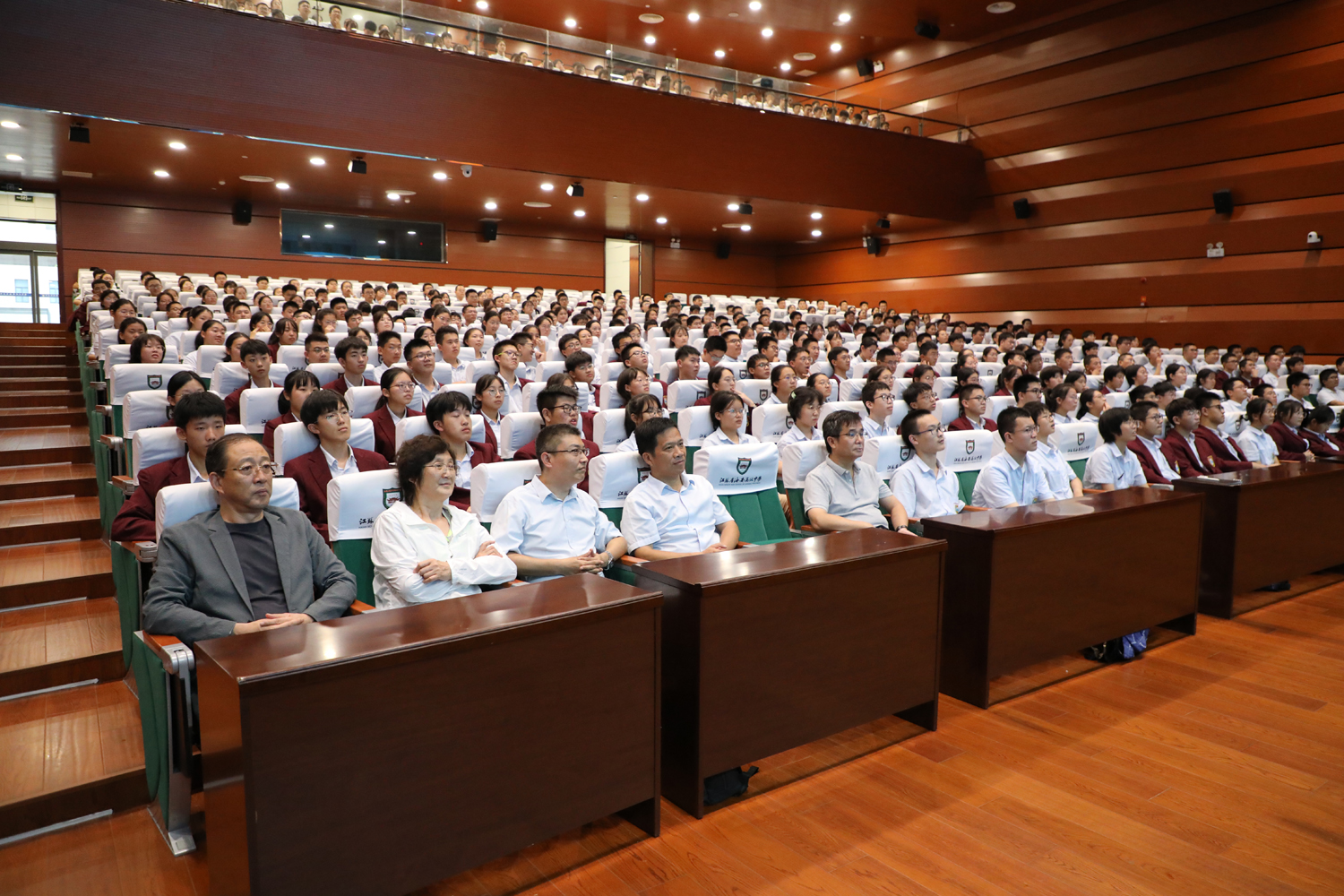 0f7d7dadb02e4d1a8534eda7d1e27f18.jpg 0f7d7dadb02e4d1a8534eda7d1e27f18.jpg