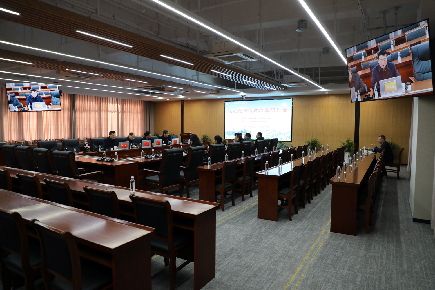 ed90a959557f45d8980e9b86920f147f.jpg ed90a959557f45d8980e9b86920f147f.jpg