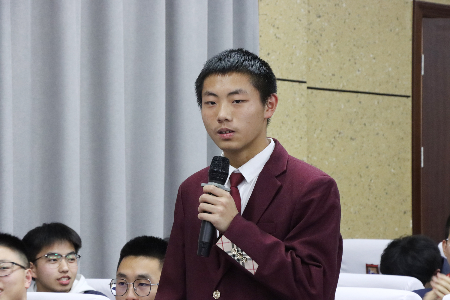 93893dc142f44577a591777a9f8677af.jpg 93893dc142f44577a591777a9f8677af.jpg