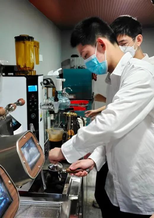 a4ee7df193a54a79acbc480355909579.jpg a4ee7df193a54a79acbc480355909579.jpg